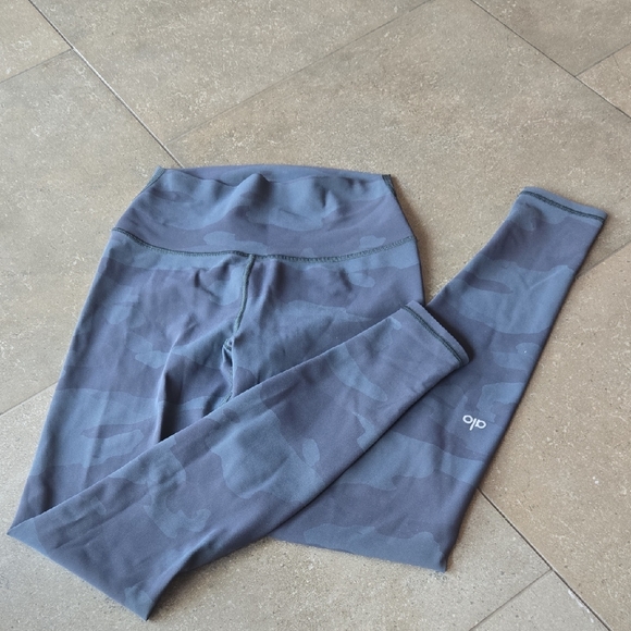 ALO Yoga Pants - ALO Yoga Gray Camo Leggings